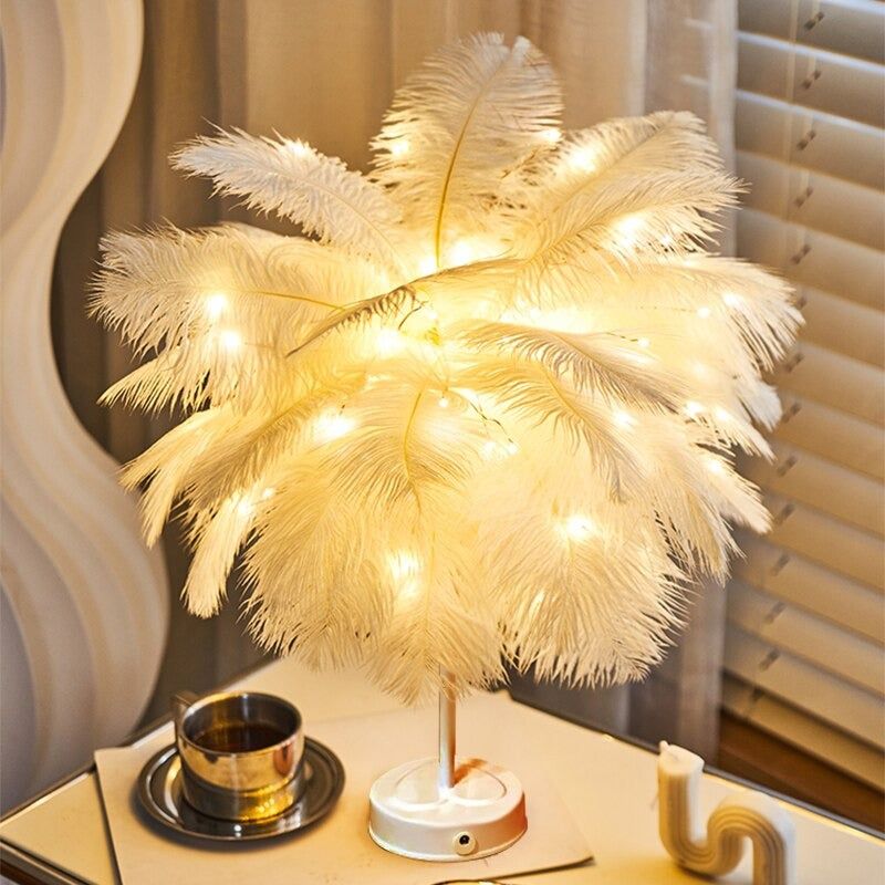 Faye | Stimmungsvolle LED Plume Tischlampe