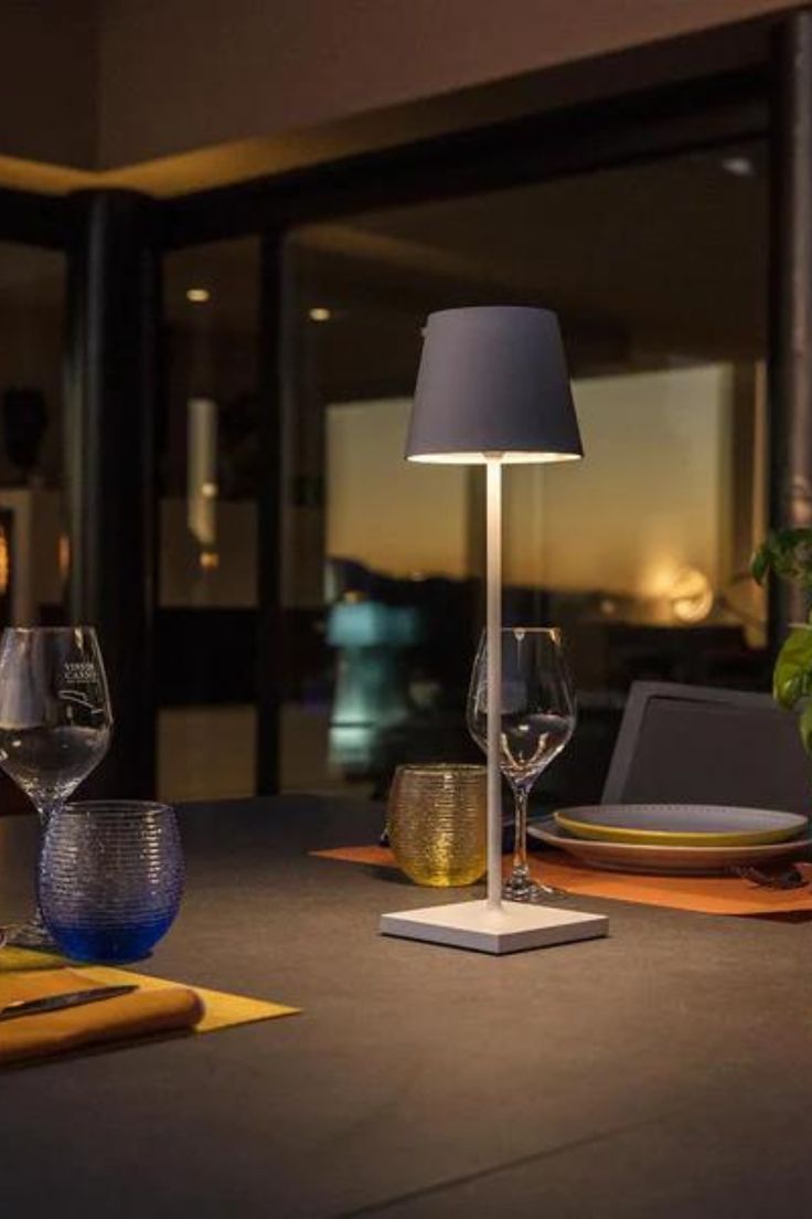 Jazzig | Kabellose, elegante Tischlampe. Angebot (1+1 gratis)