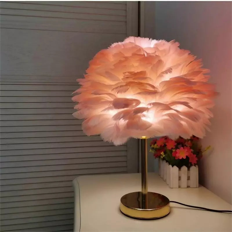 Faye | Stimmungsvolle LED Plume Tischlampe
