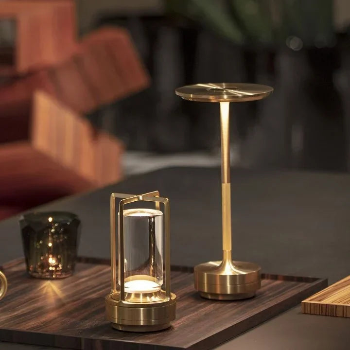 Ingeborg | Elegante Retro-Tischlampe aus Kopenhagen. Angebot (1+1 gratis)