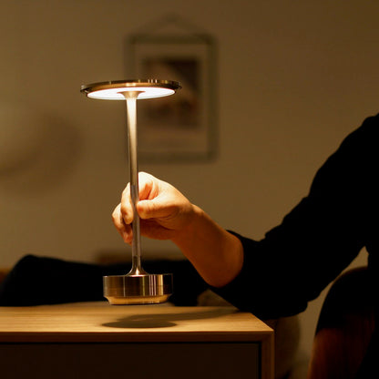 Ingeborg | Elegante Retro-Tischlampe aus Kopenhagen. Angebot (1+1 gratis)