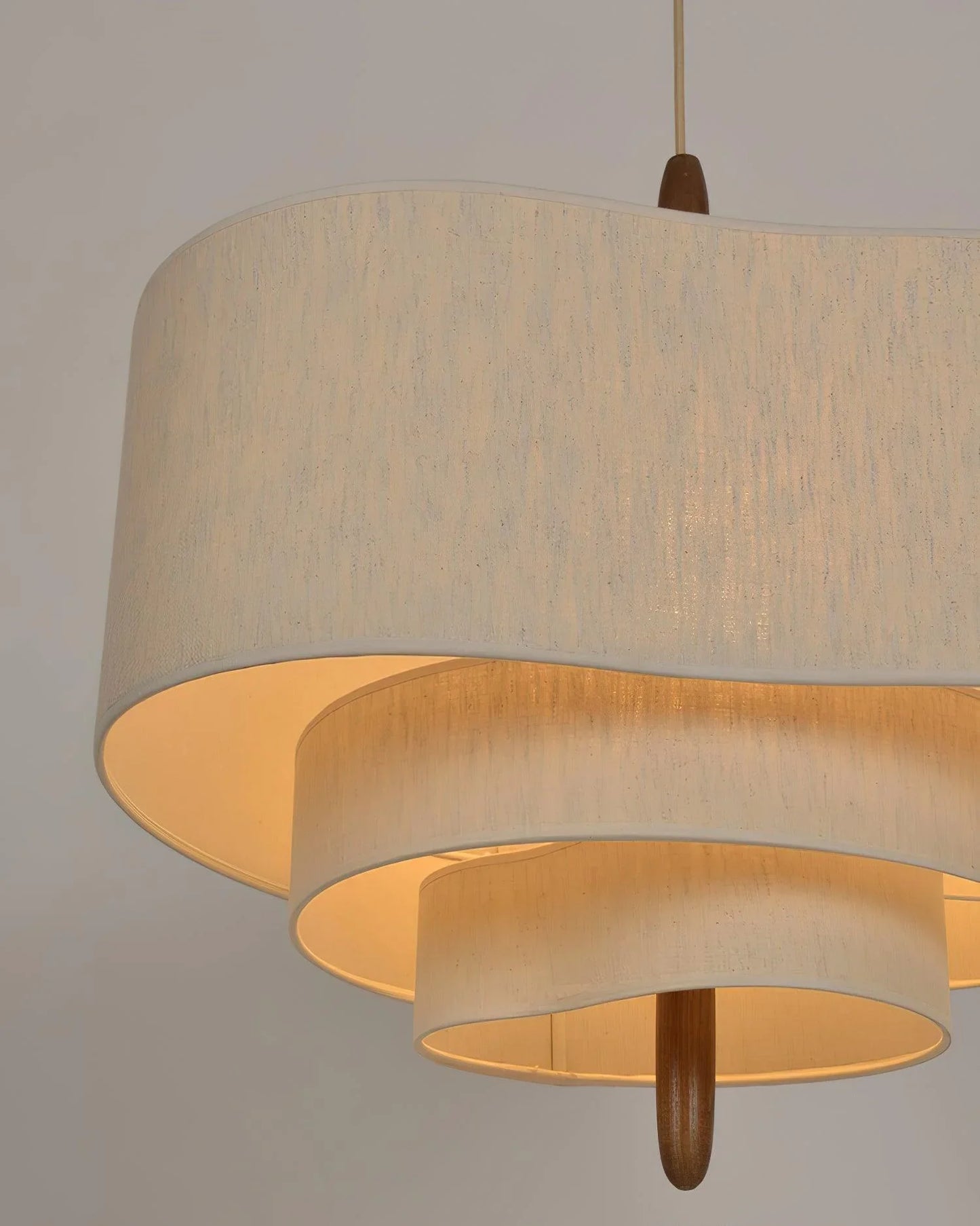 De Sayana hanglamp is de belichaming van Japandi design