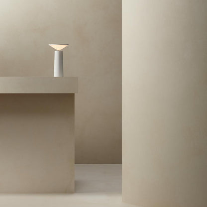 Elsa | Moderne Tafellamp met 360°  draaibaar deel