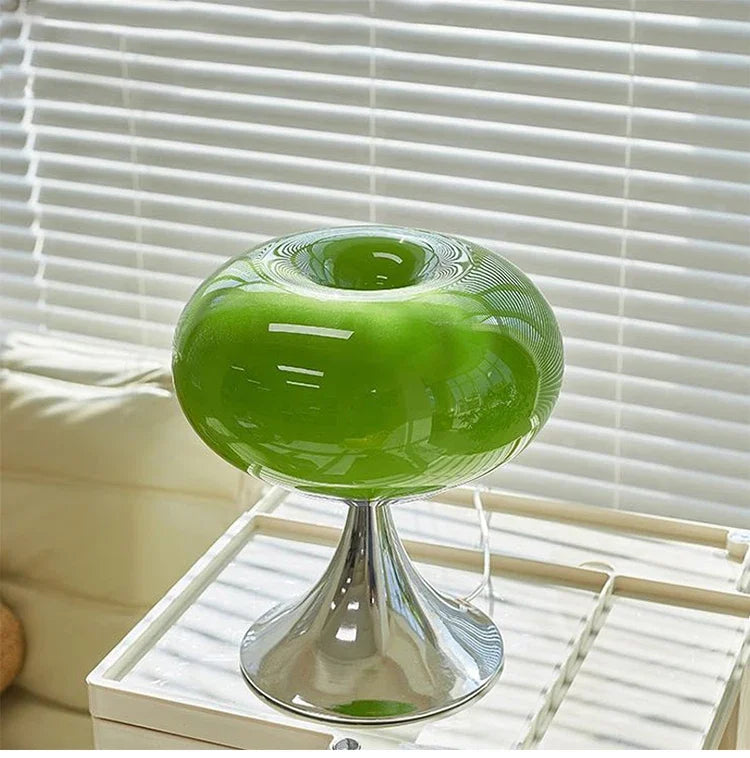 Bauhaus | Antike Apfel-Tischlampe