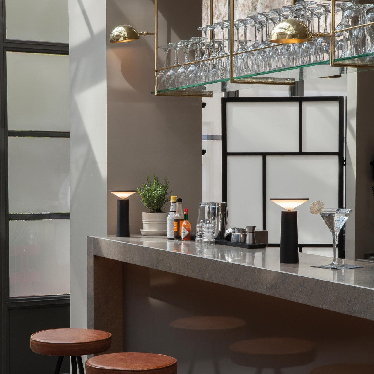 Elsa | Moderne Tafellamp met 360°  draaibaar deel